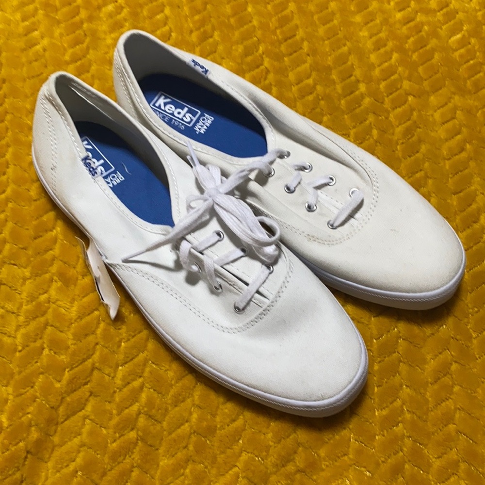 White canvas Keds